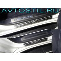 Land Cruiser 200 Excalibur 2017       Toyota 4 