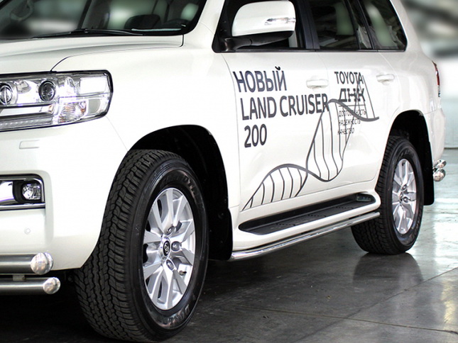   Toyota Land Cruiser 200 Executive Lounge