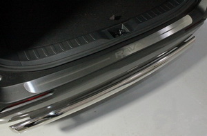 Накладка на задний бампер Toyota RAV-4 2020